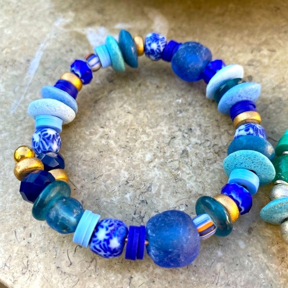 3 piece Handmade bracelet set, in beachy blues. African glass beads. - Picture 7 of 13